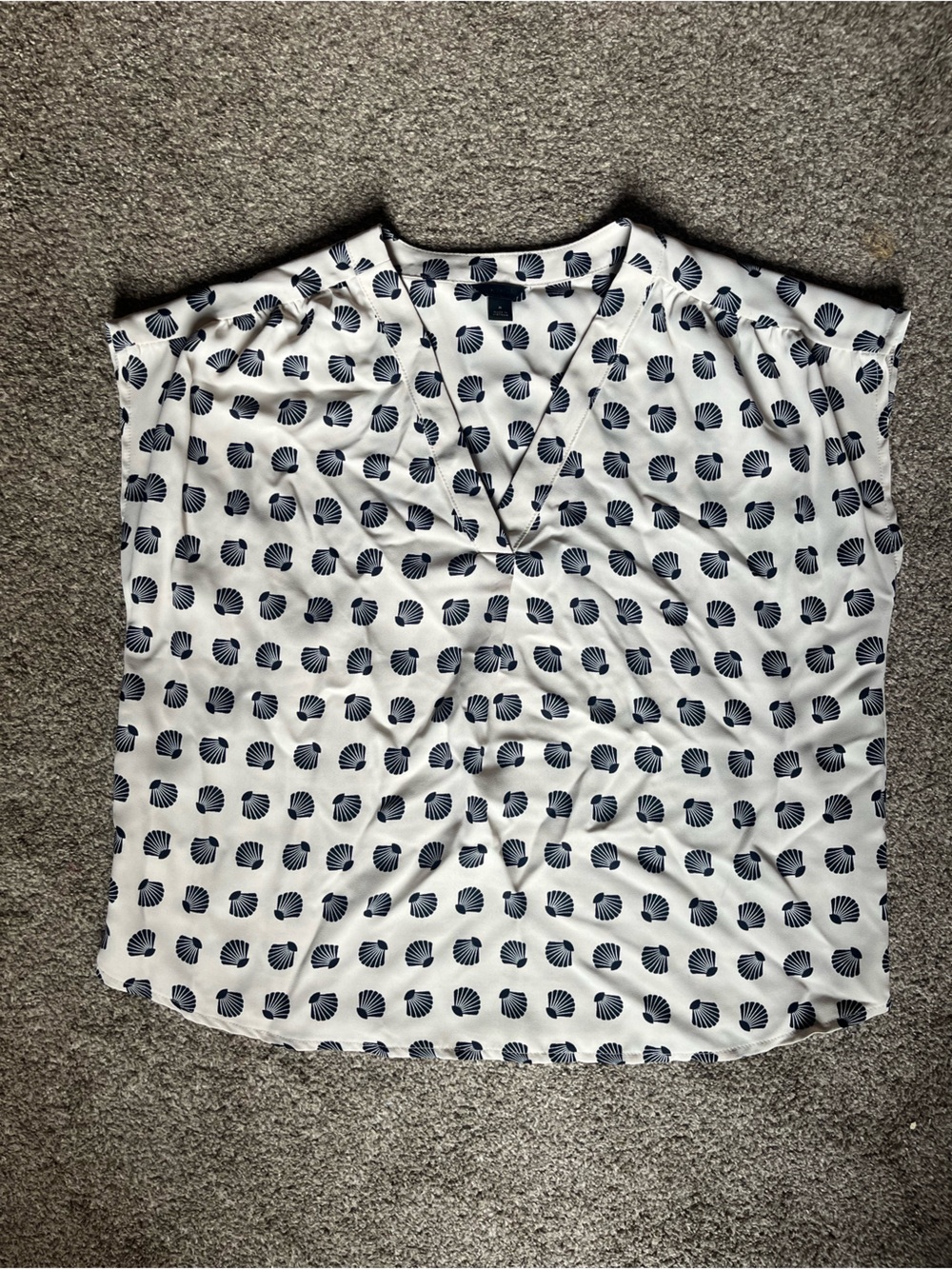 Ann Taylor White Shell-Print V-Neck Blouse with Navy Motif